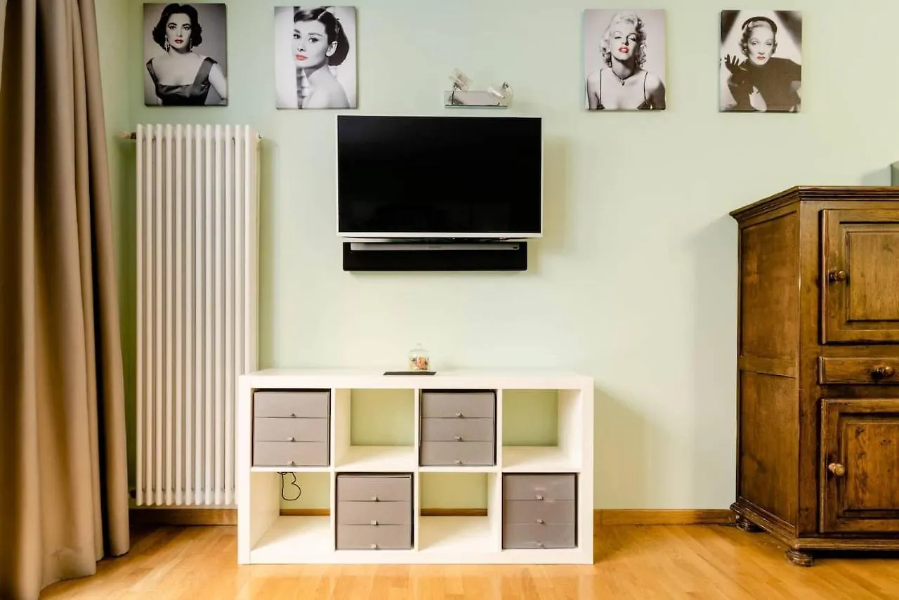 Central Studio Apartment - 24H Self Checkin Milan 0*,  Italie